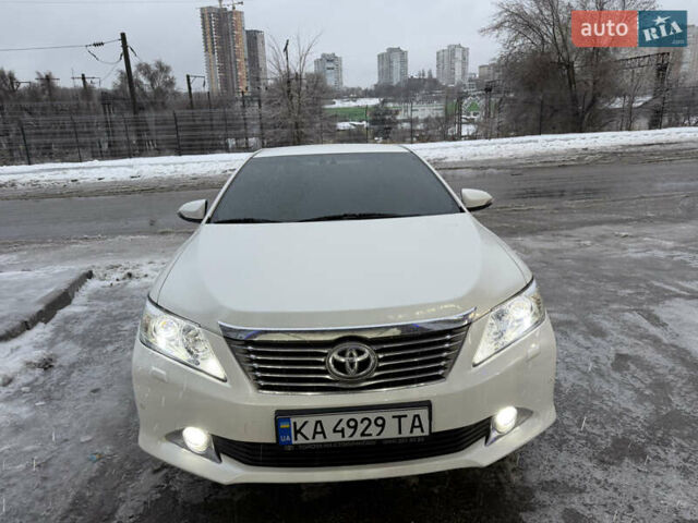 Білий Тойота Камрі, об'ємом двигуна 3.5 л та пробігом 240 тис. км за 14499 $, фото 1 на Automoto.ua