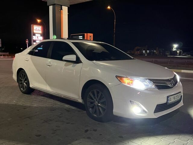 Тойота Камри 2012 в Киеве на Automoto.ua Белый Тойота Камри, объемом двигателя 2.5 л и пробегом 230 тыс. км за 11500 $, фото 1 на Automoto.ua
