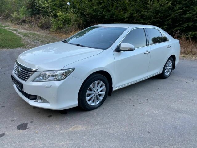 Білий Тойота Камрі, об'ємом двигуна 2.5 л та пробігом 147 тис. км за 15350 $, фото 1 на Automoto.ua