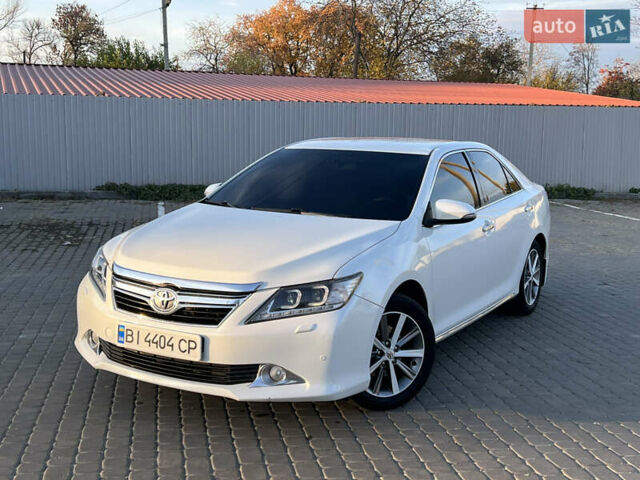Тойота Камри 2012 в Козельщине на Automoto.ua Белый Тойота Камри, объемом двигателя 2.5 л и пробегом 182 тыс. км за 14000 $, фото 1 на Automoto.ua
