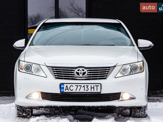 Білий Тойота Камрі, об'ємом двигуна 2.49 л та пробігом 197 тис. км за 14090 $, фото 1 на Automoto.ua