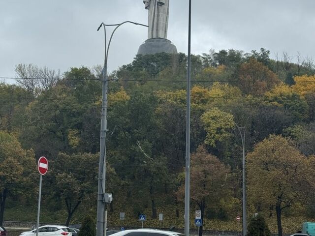 Белый Тойота Камри, объемом двигателя 2.5 л и пробегом 240 тыс. км за 9999 $, фото 1 на Automoto.ua