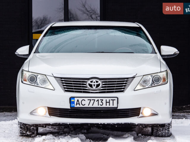 Белый Тойота Камри, объемом двигателя 2.49 л и пробегом 197 тыс. км за 12950 $, фото 1 на Automoto.ua