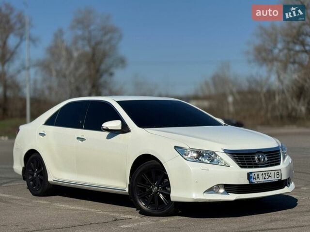 Білий Тойота Камрі, об'ємом двигуна 2.49 л та пробігом 154 тис. км за 16900 $, фото 1 на Automoto.ua