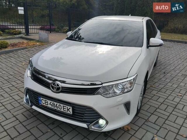 Білий Тойота Камрі, об'ємом двигуна 2.5 л та пробігом 175 тис. км за 13999 $, фото 1 на Automoto.ua