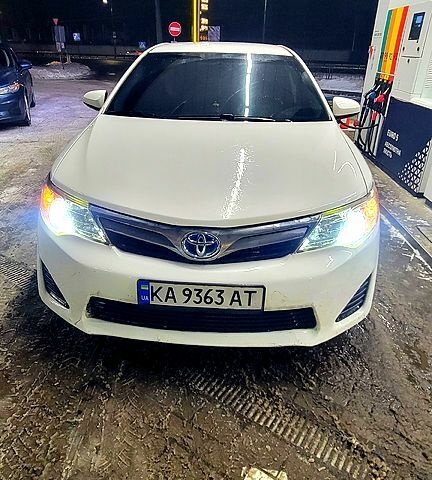 Білий Тойота Камрі, об'ємом двигуна 2.5 л та пробігом 0 тис. км за 12999 $, фото 1 на Automoto.ua