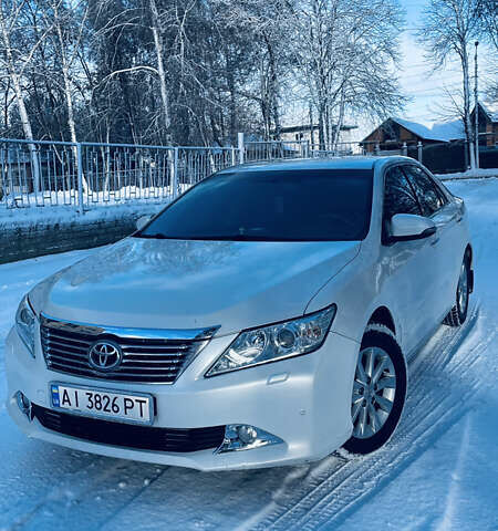 Білий Тойота Камрі, об'ємом двигуна 2.49 л та пробігом 214 тис. км за 12800 $, фото 1 на Automoto.ua