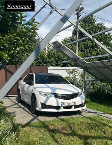 Белый Тойота Камри, объемом двигателя 2.49 л и пробегом 146 тыс. км за 11999 $, фото 1 на Automoto.ua