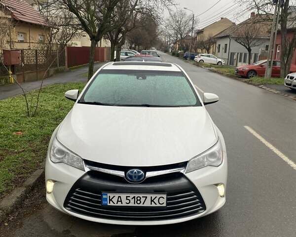 Белый Тойота Камри, объемом двигателя 2.49 л и пробегом 219 тыс. км за 17046 $, фото 1 на Automoto.ua