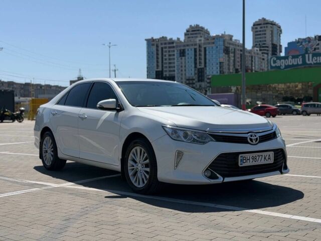 Белый Тойота Камри, объемом двигателя 2.5 л и пробегом 164 тыс. км за 16000 $, фото 1 на Automoto.ua
