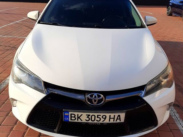 Білий Тойота Камрі, об'ємом двигуна 2.5 л та пробігом 13900 тис. км за 12100 $, фото 1 на Automoto.ua