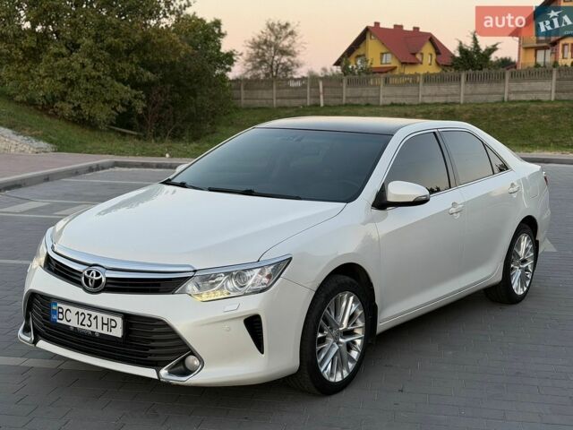 Белый Тойота Камри, объемом двигателя 2.49 л и пробегом 190 тыс. км за 15900 $, фото 1 на Automoto.ua