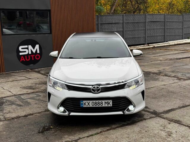 Белый Тойота Камри, объемом двигателя 2.5 л и пробегом 190 тыс. км за 13800 $, фото 1 на Automoto.ua