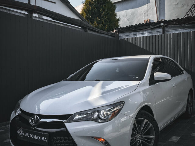 Білий Тойота Камрі, об'ємом двигуна 2.5 л та пробігом 116 тис. км за 15500 $, фото 1 на Automoto.ua