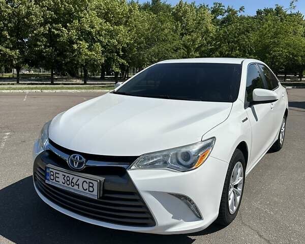 Білий Тойота Камрі, об'ємом двигуна 2.5 л та пробігом 122 тис. км за 17200 $, фото 1 на Automoto.ua