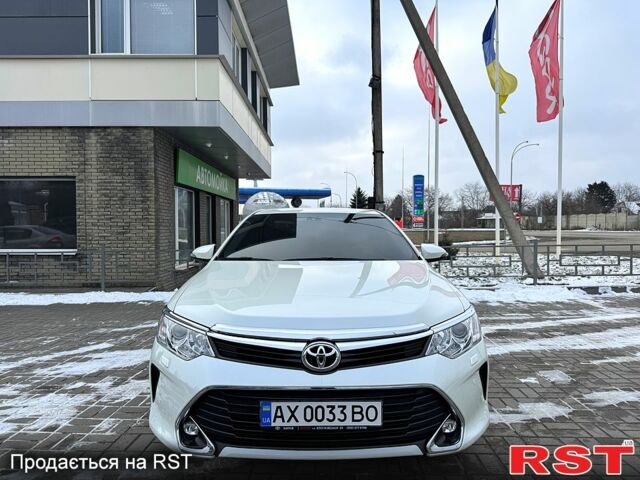 Білий Тойота Камрі, об'ємом двигуна 2.5 л та пробігом 55 тис. км за 21999 $, фото 1 на Automoto.ua