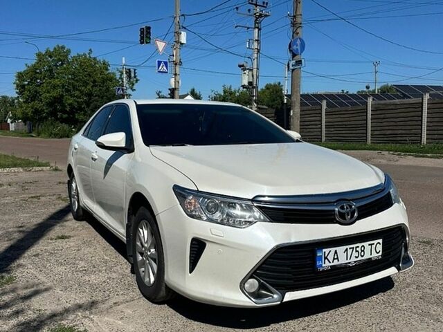Білий Тойота Камрі, об'ємом двигуна 2.49 л та пробігом 165 тис. км за 14900 $, фото 1 на Automoto.ua