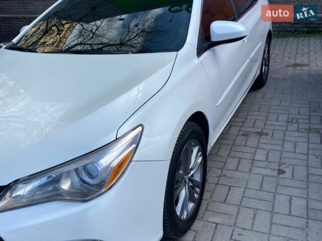 Білий Тойота Камрі, об'ємом двигуна 2.49 л та пробігом 194 тис. км за 13650 $, фото 1 на Automoto.ua