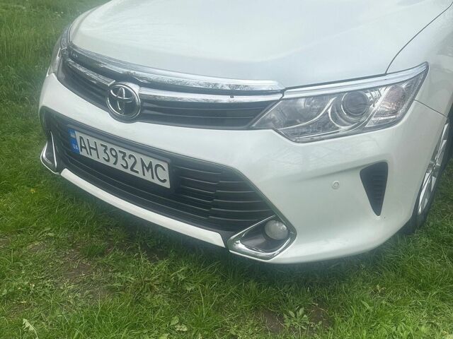 Белый Тойота Камри, объемом двигателя 2.49 л и пробегом 127 тыс. км за 17500 $, фото 1 на Automoto.ua