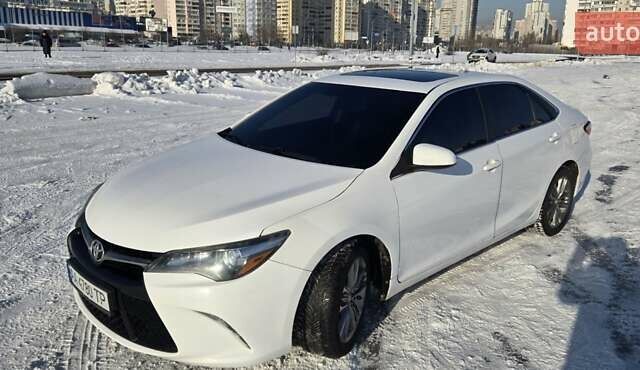 Білий Тойота Камрі, об'ємом двигуна 2.49 л та пробігом 204 тис. км за 15500 $, фото 1 на Automoto.ua