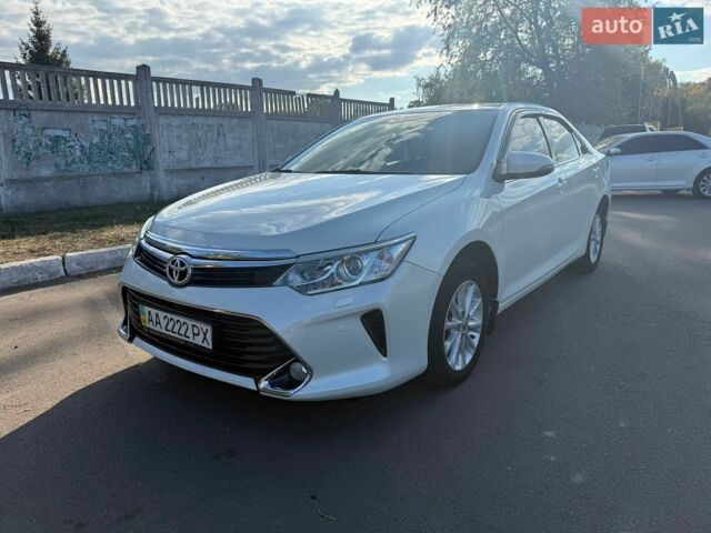 Белый Тойота Камри, объемом двигателя 2.49 л и пробегом 85 тыс. км за 18500 $, фото 1 на Automoto.ua