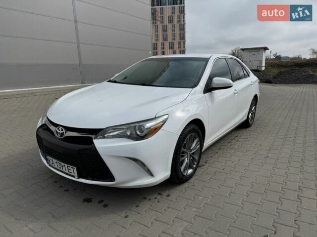 Білий Тойота Камрі, об'ємом двигуна 2.49 л та пробігом 173 тис. км за 15500 $, фото 1 на Automoto.ua