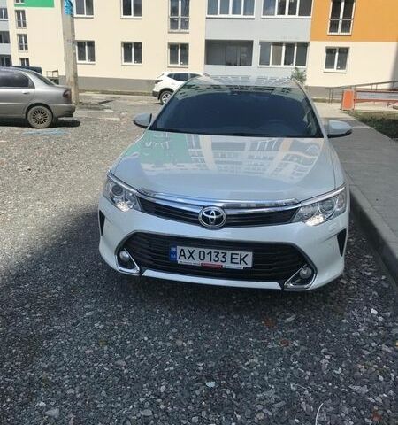 Білий Тойота Камрі, об'ємом двигуна 2.49 л та пробігом 235 тис. км за 15900 $, фото 1 на Automoto.ua