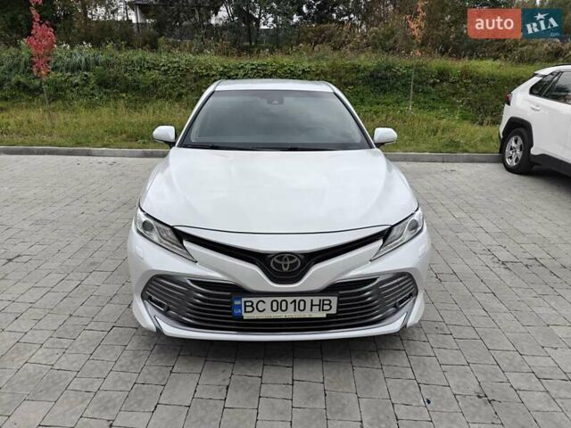 Білий Тойота Камрі, об'ємом двигуна 2.49 л та пробігом 199 тис. км за 22500 $, фото 1 на Automoto.ua