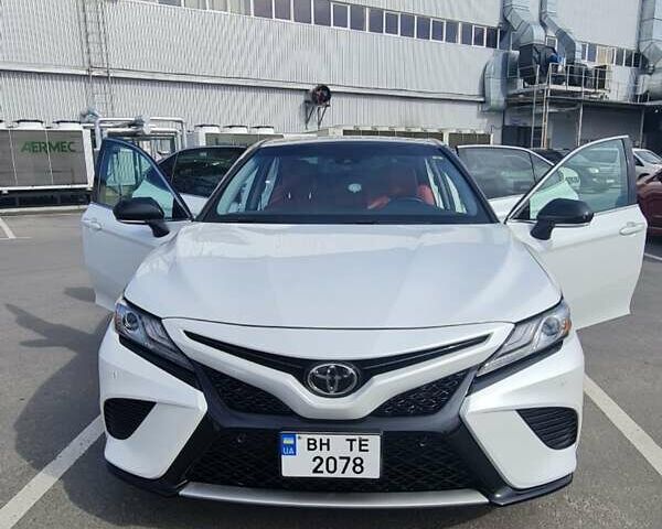 Білий Тойота Камрі, об'ємом двигуна 2.49 л та пробігом 79 тис. км за 22900 $, фото 1 на Automoto.ua