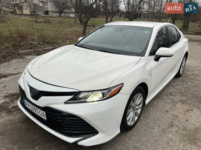 Білий Тойота Камрі, об'ємом двигуна 2.5 л та пробігом 172 тис. км за 19400 $, фото 1 на Automoto.ua