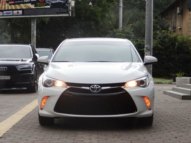 Білий Тойота Камрі, об'ємом двигуна 25 л та пробігом 6 тис. км за 23500 $, фото 1 на Automoto.ua