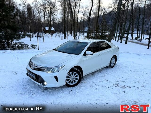 Білий Тойота Камрі, об'ємом двигуна 2.5 л та пробігом 18000 тис. км за 17333 $, фото 1 на Automoto.ua