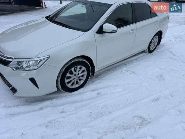Білий Тойота Камрі, об'ємом двигуна 2.49 л та пробігом 145 тис. км за 19000 $, фото 1 на Automoto.ua