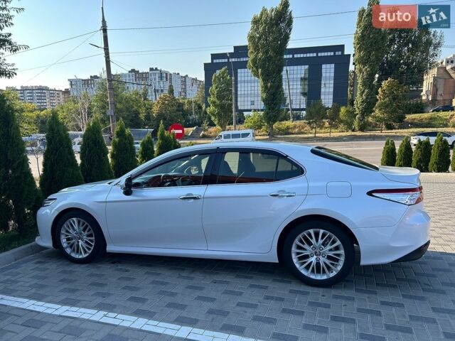 Белый Тойота Камри, объемом двигателя 2.49 л и пробегом 172 тыс. км за 22900 $, фото 1 на Automoto.ua