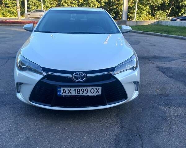 Білий Тойота Камрі, об'ємом двигуна 2.5 л та пробігом 93 тис. км за 16850 $, фото 1 на Automoto.ua