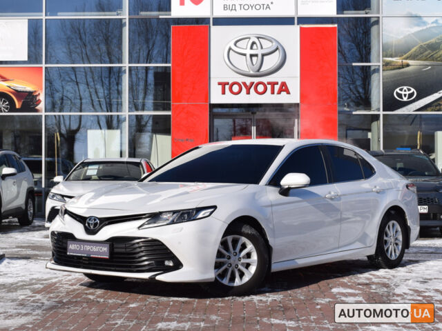 Білий Тойота Камрі, об'ємом двигуна 2.5 л та пробігом 136 тис. км за 19800 $, фото 1 на Automoto.ua
