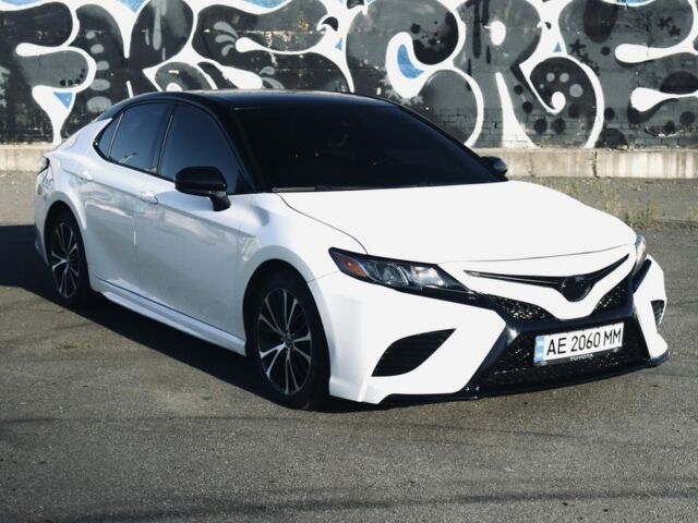 Білий Тойота Камрі, об'ємом двигуна 2.5 л та пробігом 149 тис. км за 18499 $, фото 1 на Automoto.ua