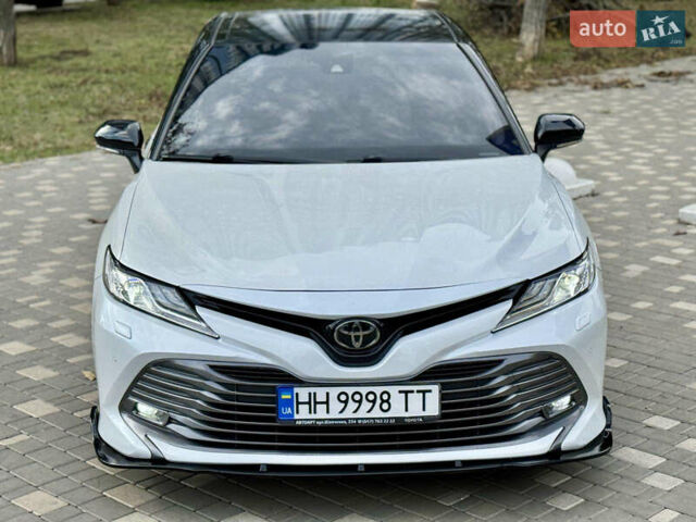 Білий Тойота Камрі, об'ємом двигуна 2.49 л та пробігом 166 тис. км за 21999 $, фото 1 на Automoto.ua
