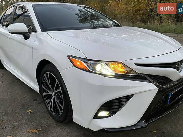 Білий Тойота Камрі, об'ємом двигуна 2.49 л та пробігом 95 тис. км за 19400 $, фото 1 на Automoto.ua