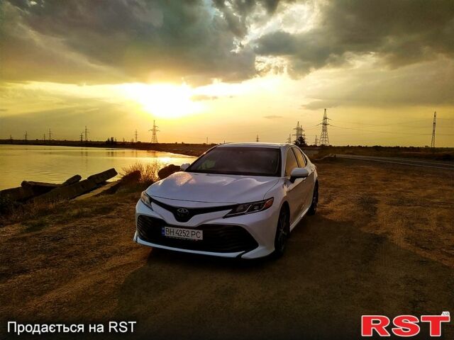 Белый Тойота Камри, объемом двигателя 2.5 л и пробегом 101 тыс. км за 24500 $, фото 1 на Automoto.ua