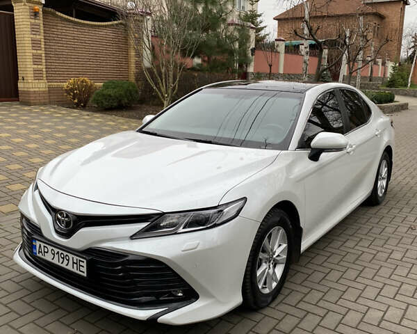 Білий Тойота Камрі, об'ємом двигуна 2.5 л та пробігом 107 тис. км за 22500 $, фото 1 на Automoto.ua