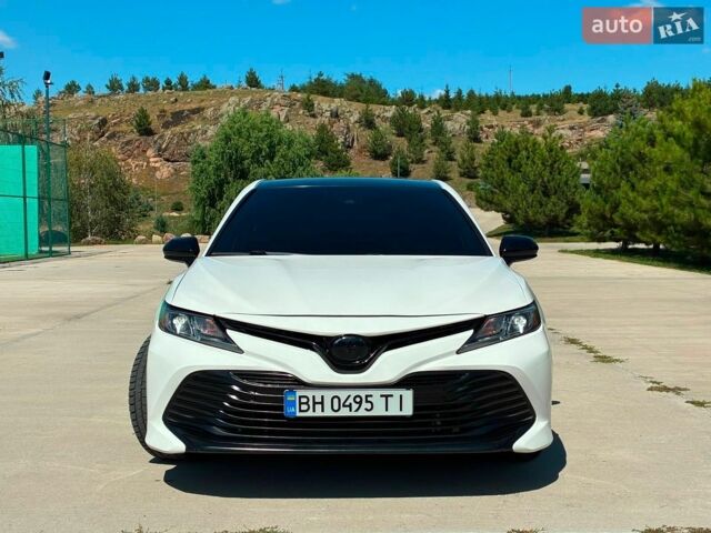 Білий Тойота Камрі, об'ємом двигуна 2.49 л та пробігом 180 тис. км за 25000 $, фото 1 на Automoto.ua