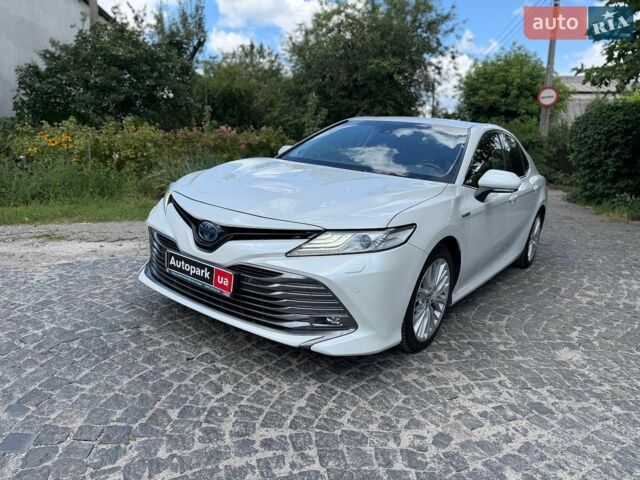 Белый Тойота Камри, объемом двигателя 2.5 л и пробегом 181 тыс. км за 25340 $, фото 1 на Automoto.ua
