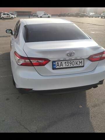Білий Тойота Камрі, об'ємом двигуна 2.49 л та пробігом 247 тис. км за 18000 $, фото 1 на Automoto.ua
