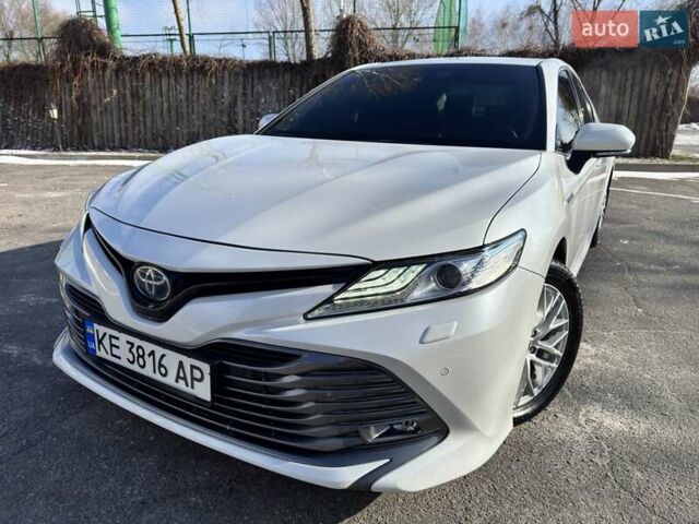 Белый Тойота Камри, объемом двигателя 2.49 л и пробегом 98 тыс. км за 26500 $, фото 1 на Automoto.ua