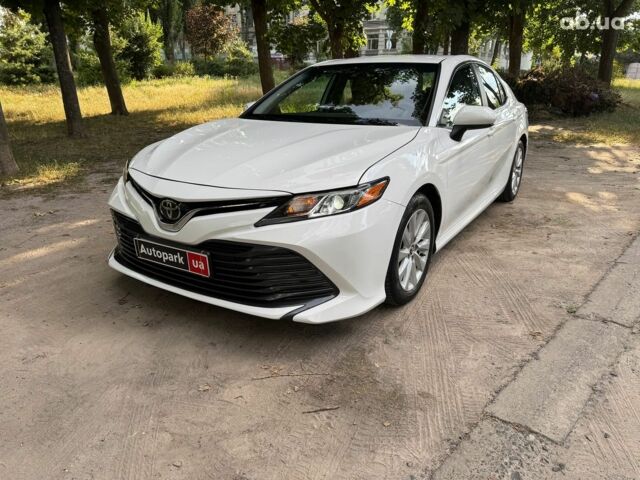 Білий Тойота Камрі, об'ємом двигуна 2.5 л та пробігом 71 тис. км за 21490 $, фото 1 на Automoto.ua