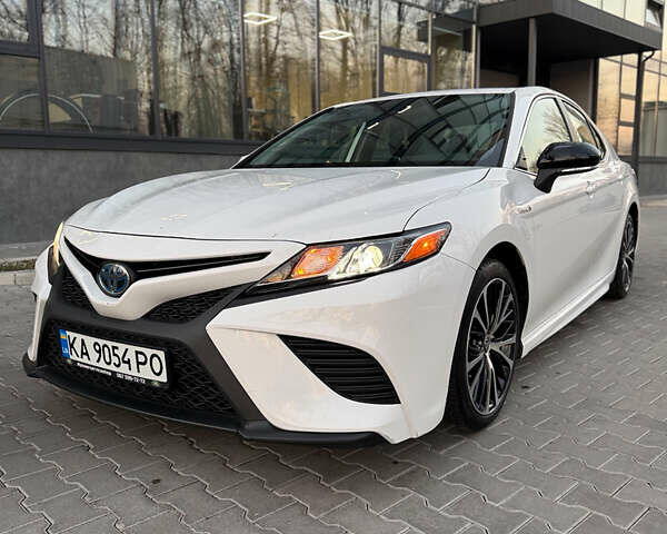 Білий Тойота Камрі, об'ємом двигуна 2.49 л та пробігом 58 тис. км за 20500 $, фото 1 на Automoto.ua