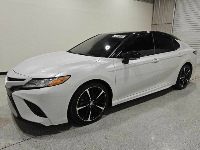 Белый Тойота Камри, объемом двигателя 2.5 л и пробегом 80 тыс. км за 15600 $, фото 1 на Automoto.ua