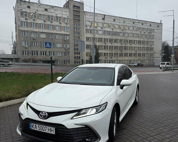 Белый Тойота Камри, объемом двигателя 2.49 л и пробегом 93 тыс. км за 26555 $, фото 1 на Automoto.ua