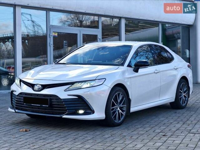 Белый Тойота Камри, объемом двигателя 2.49 л и пробегом 98 тыс. км за 26400 $, фото 1 на Automoto.ua